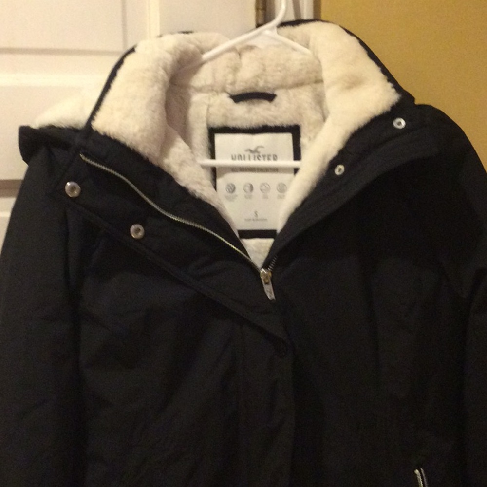 Hollister Women's Black Shearling trimmed Jacket, small. - Picture 2 of 7